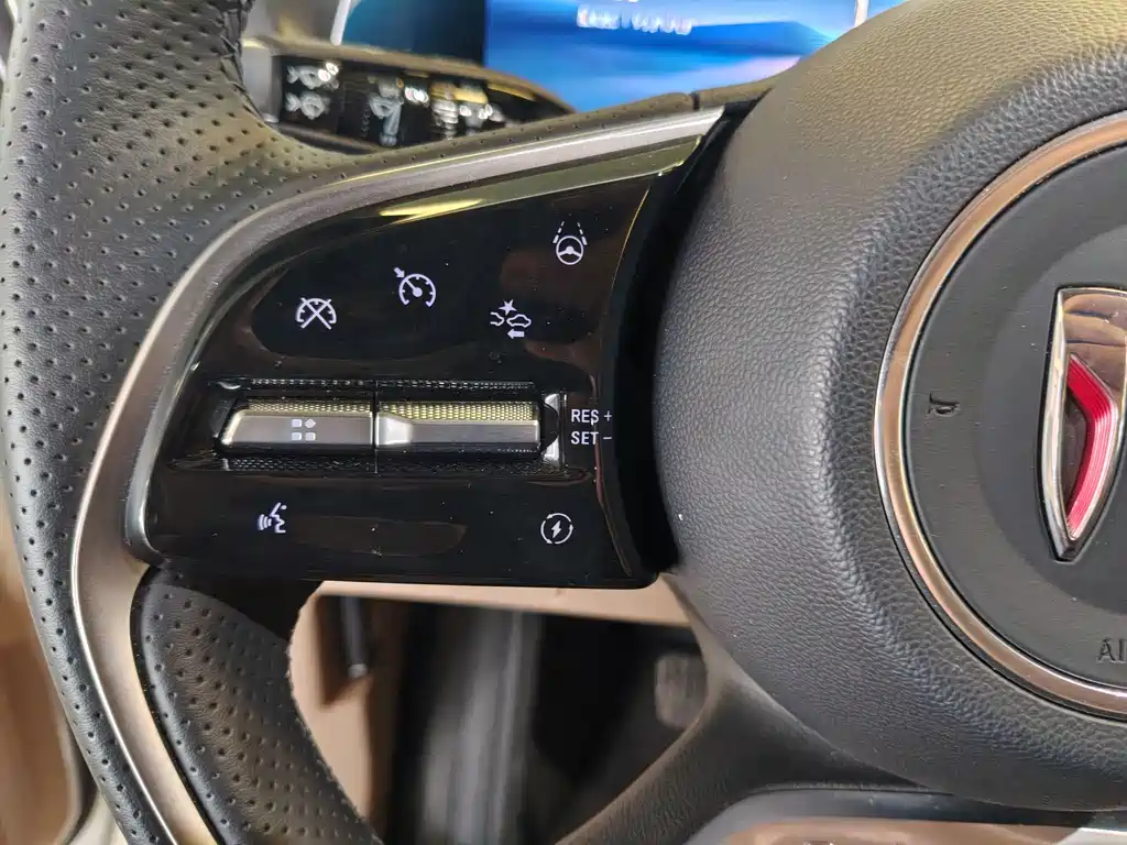 Buick GL8 Hybrid — миниатюра 13