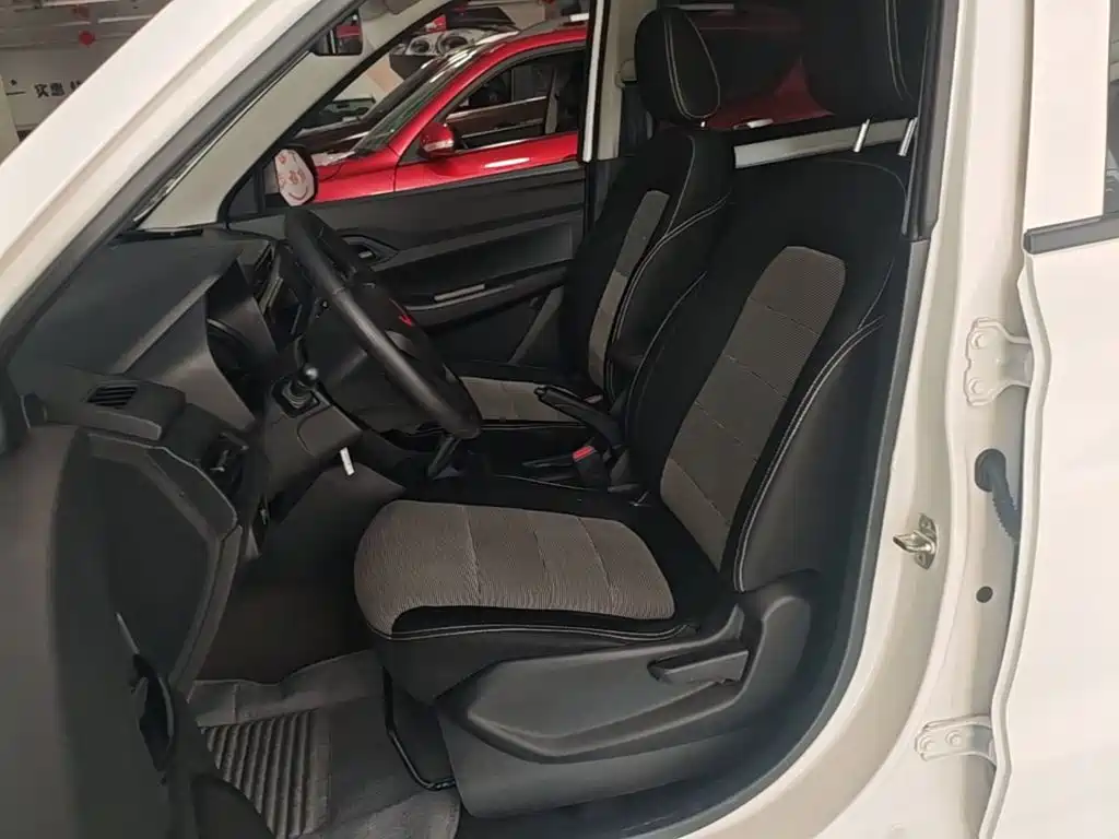 Wuling Hongguang — миниатюра 15