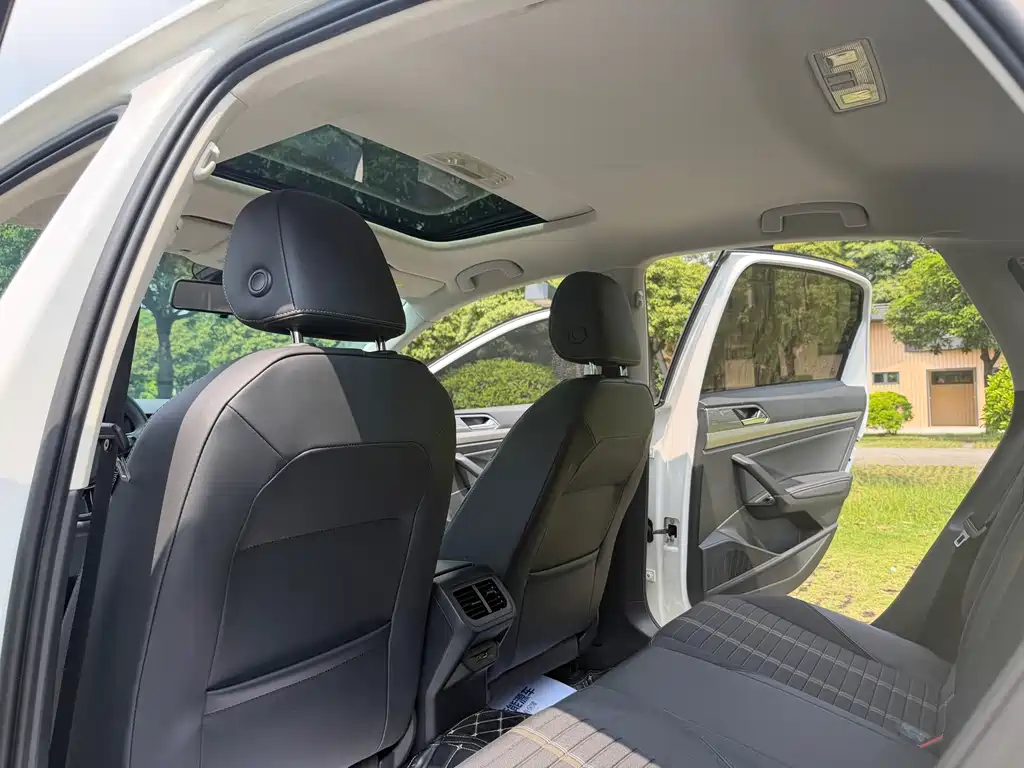 Volkswagen Lavida — миниатюра 8