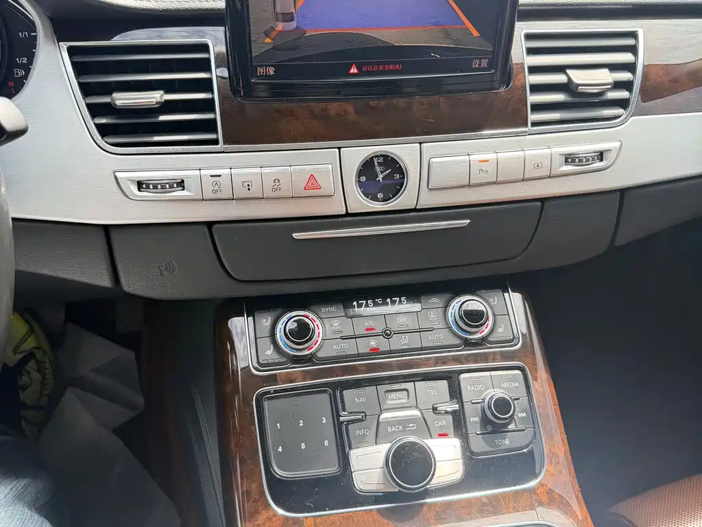 Audi A8 — миниатюра 24