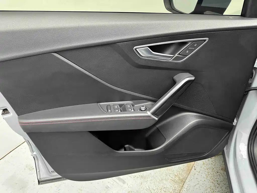 Audi Q2L — миниатюра 10