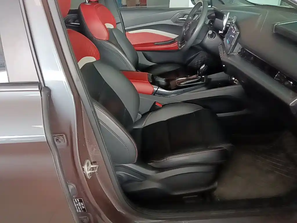 MG MG5 — миниатюра 25