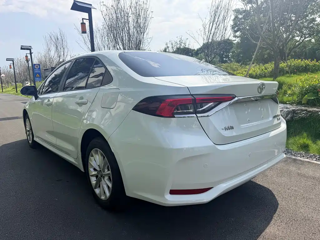 Toyota Corolla — миниатюра 7