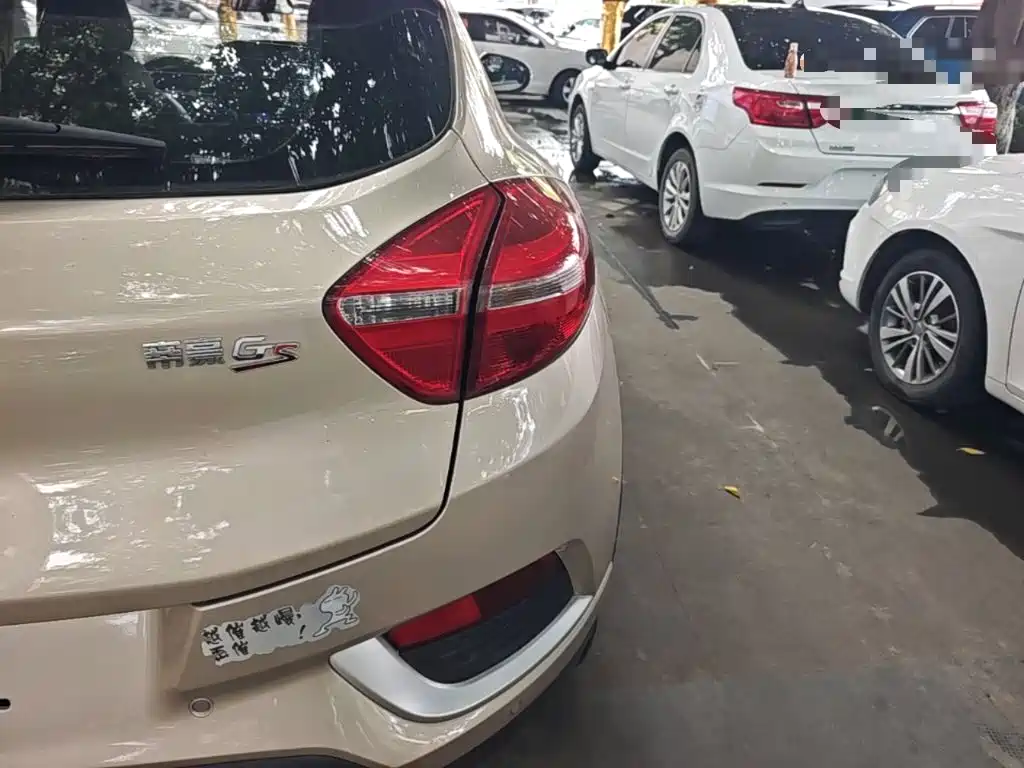 Geely Emgrand GS — миниатюра 8