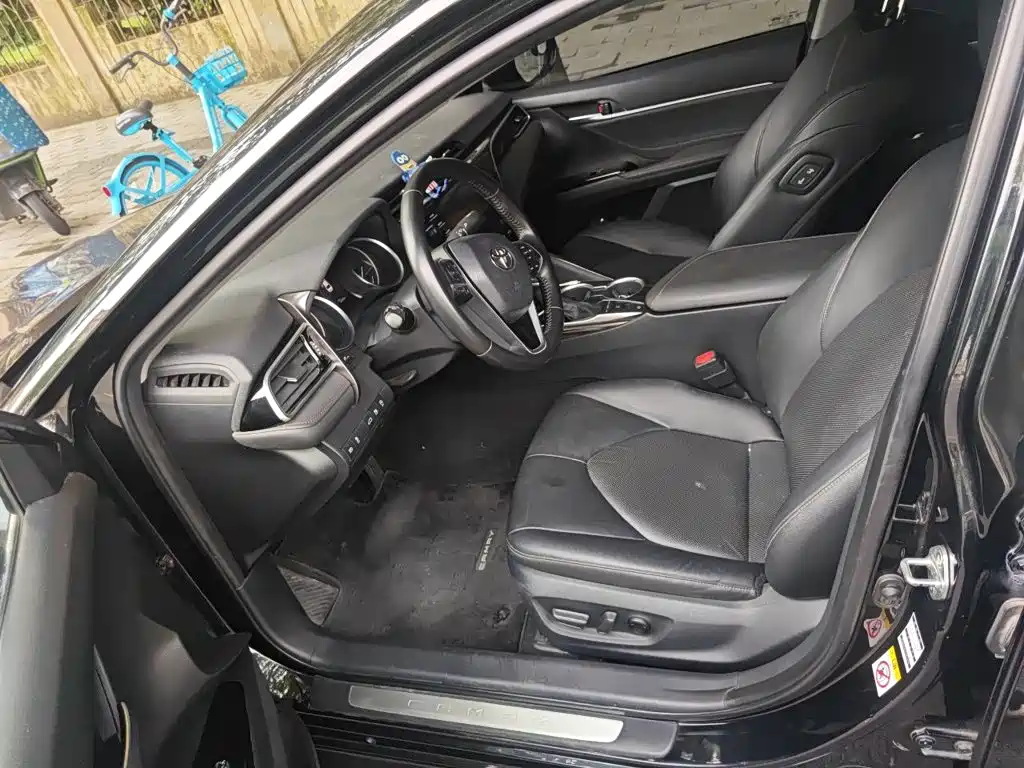 Toyota Camry — миниатюра 14