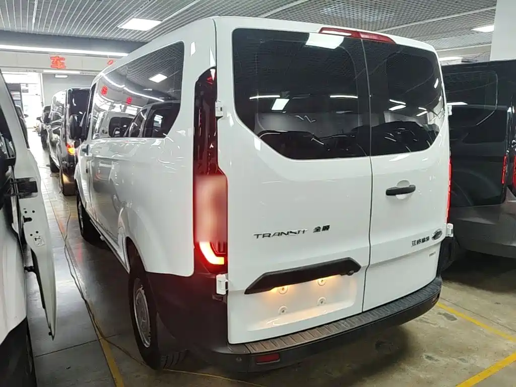 Ford Transit — миниатюра 5