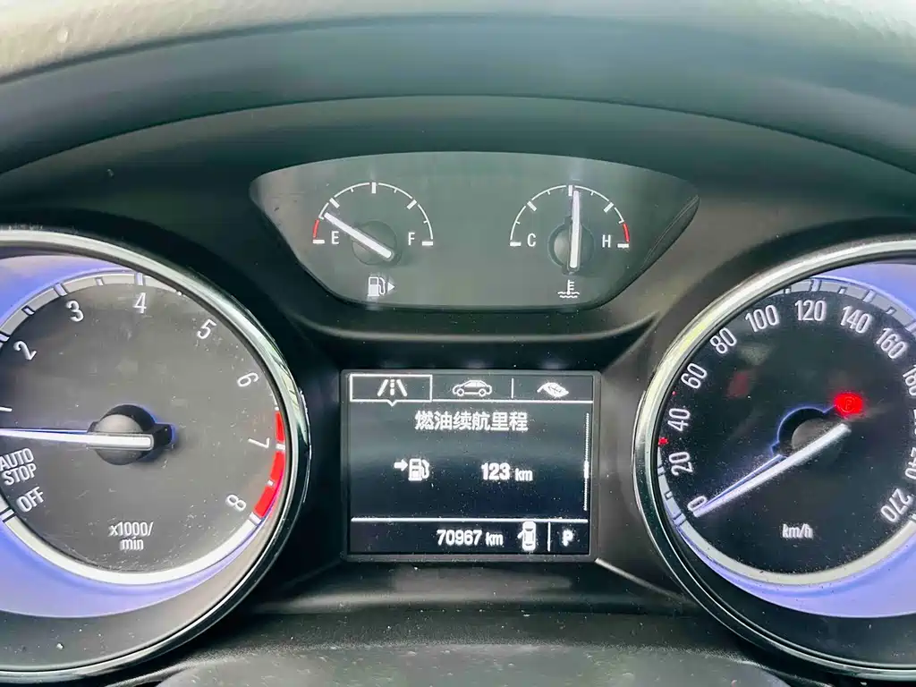 Buick Verano — миниатюра 16