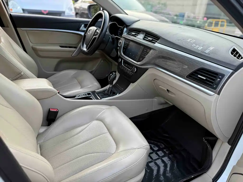 Geely Emgrand — миниатюра 4