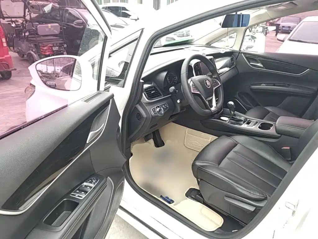 BYD MAX — миниатюра 16