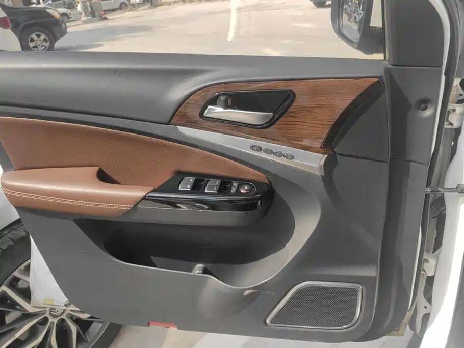 BYD Tang New Energy — миниатюра 7