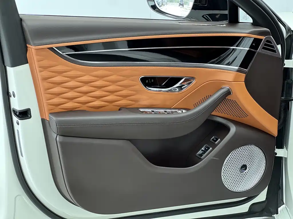 Bentley Flying Spur — миниатюра 18