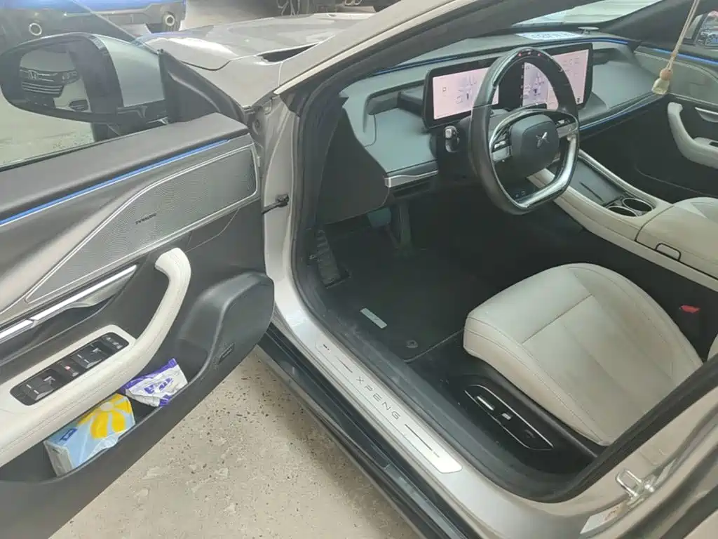 XPeng P7 — миниатюра 16