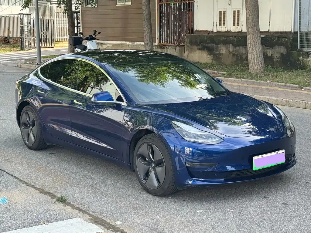 Tesla Model 3 — миниатюра 4