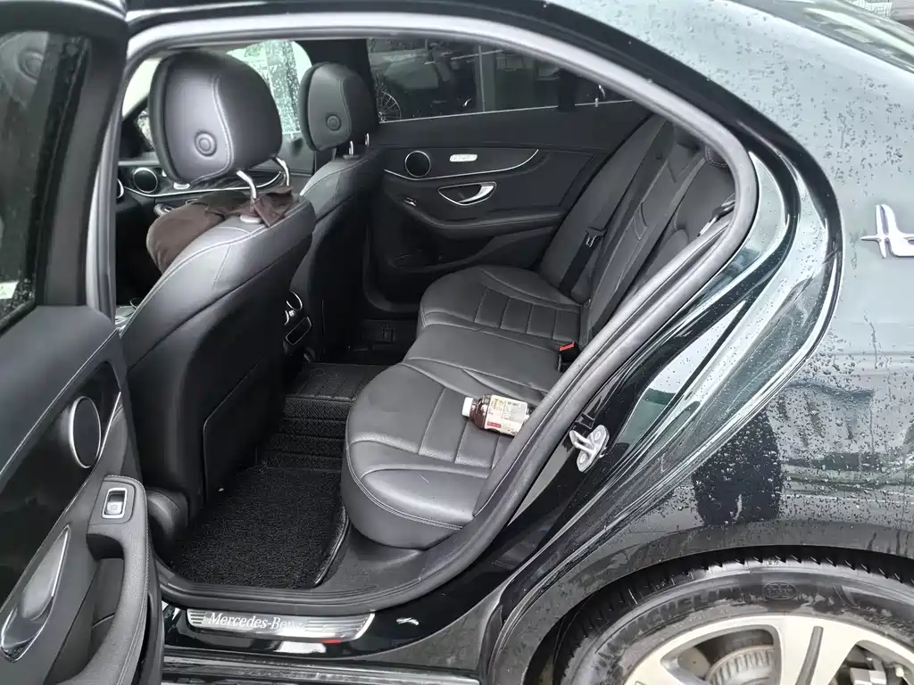 Mercedes-Benz C-Class — миниатюра 8