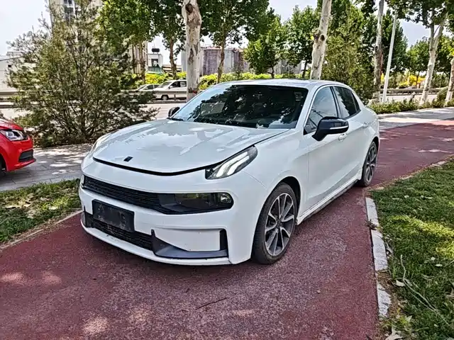 2019 Lynk & Co 03