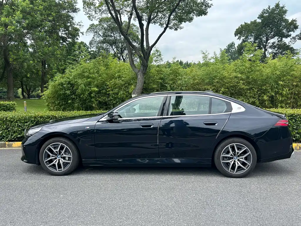 BMW i5 2025 eDrive 40L M Sport