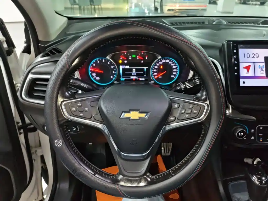 Chevrolet Equinox — миниатюра 11