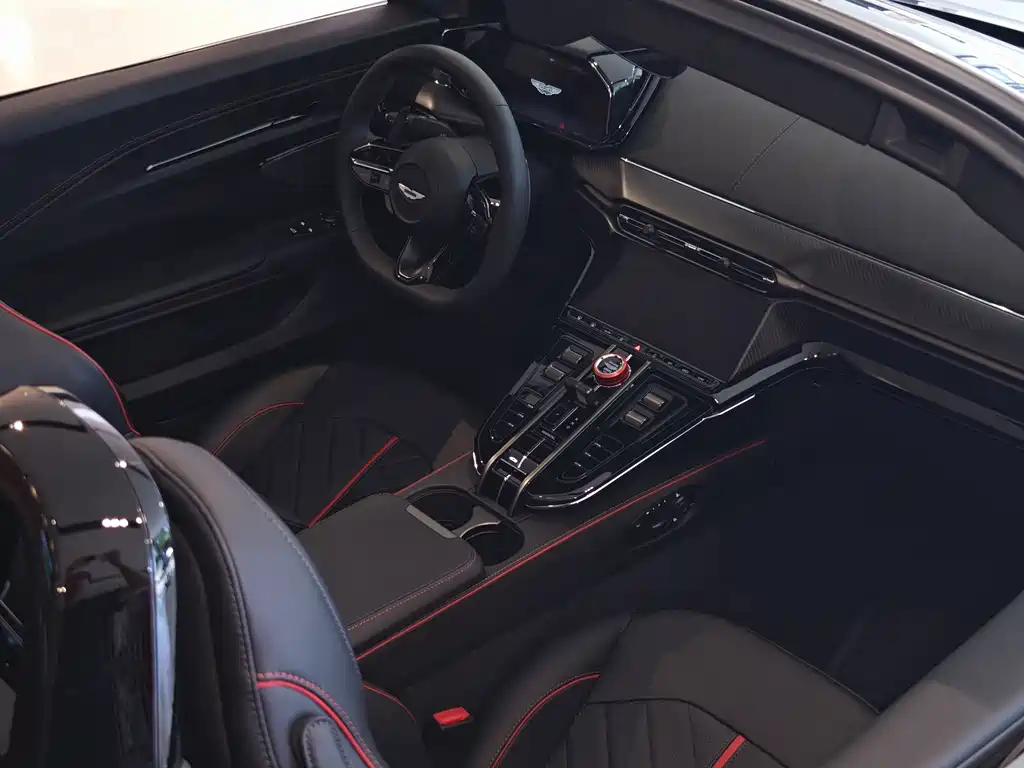 Aston Martin V8 Vantage — миниатюра 17