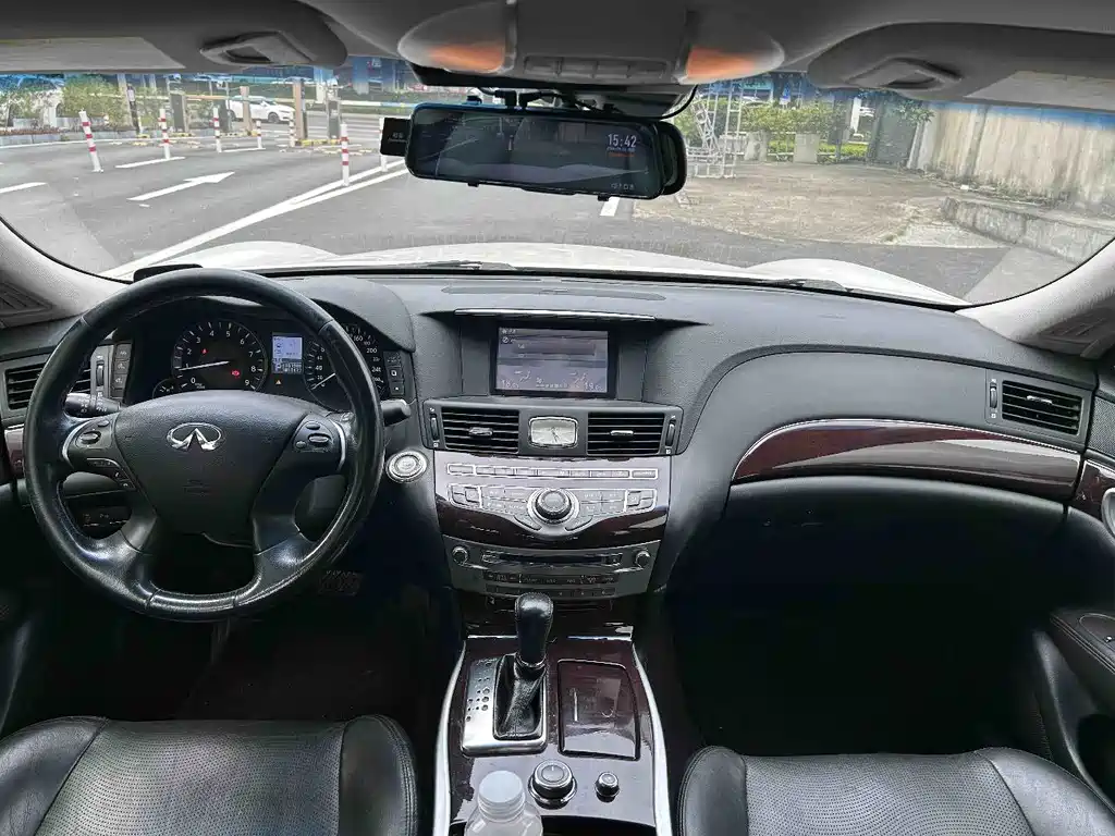 Infiniti Q70 — миниатюра 8