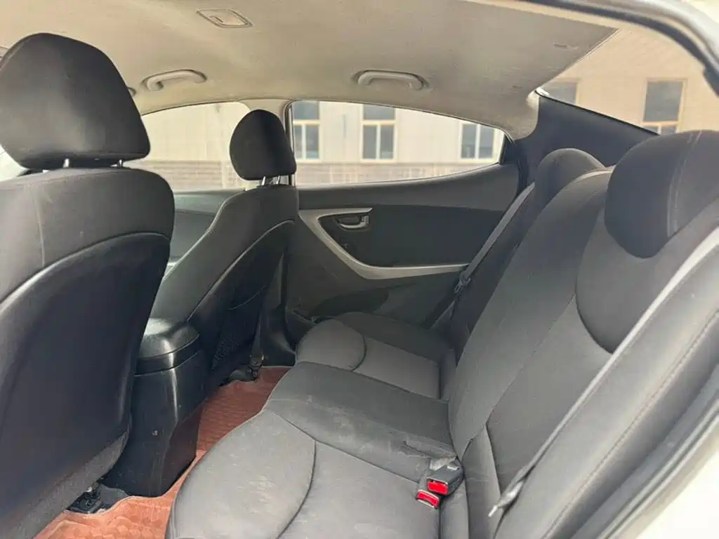 Hyundai Elantra Langdong — миниатюра 5