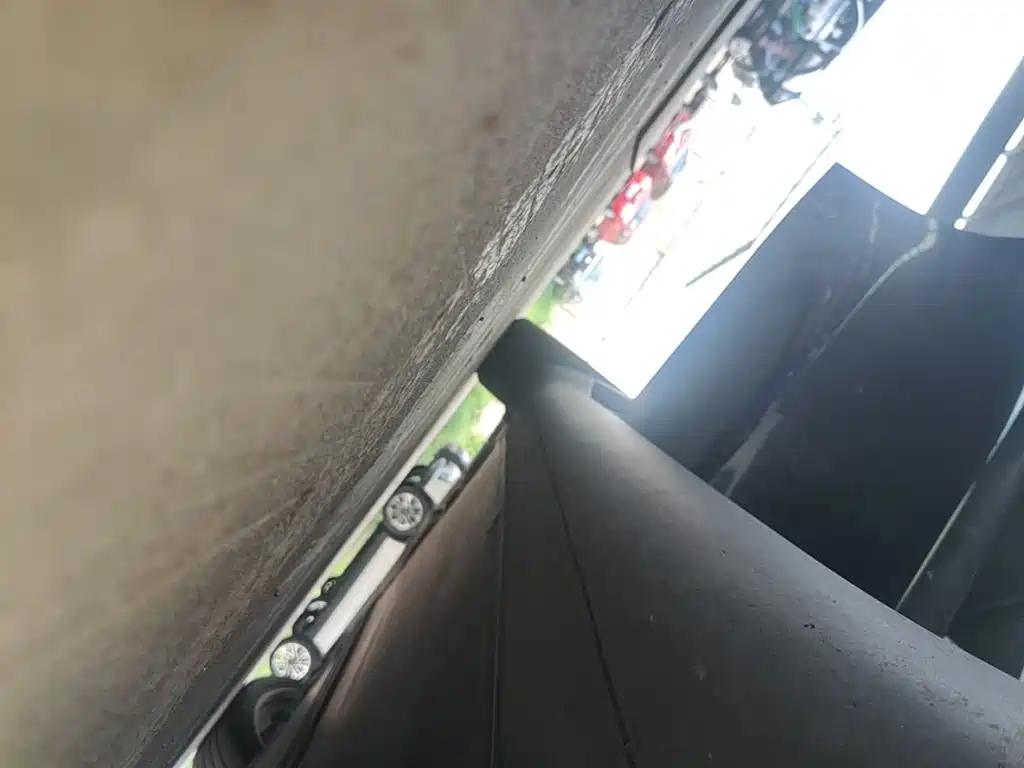 Tesla Model Y — миниатюра 21