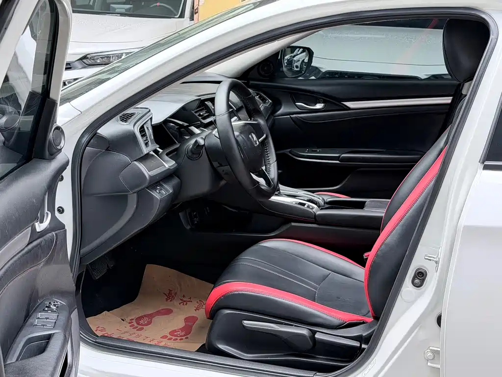 Honda Civic 2016 220TURBO CVT Luxury