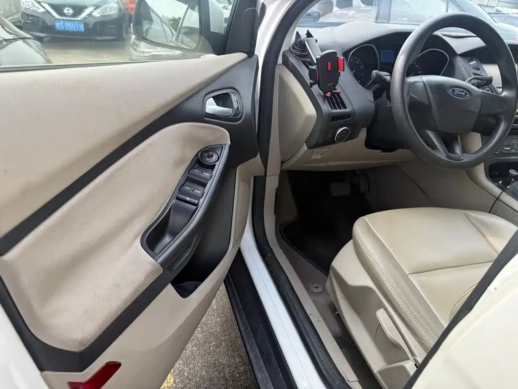 Ford Focus — миниатюра 3