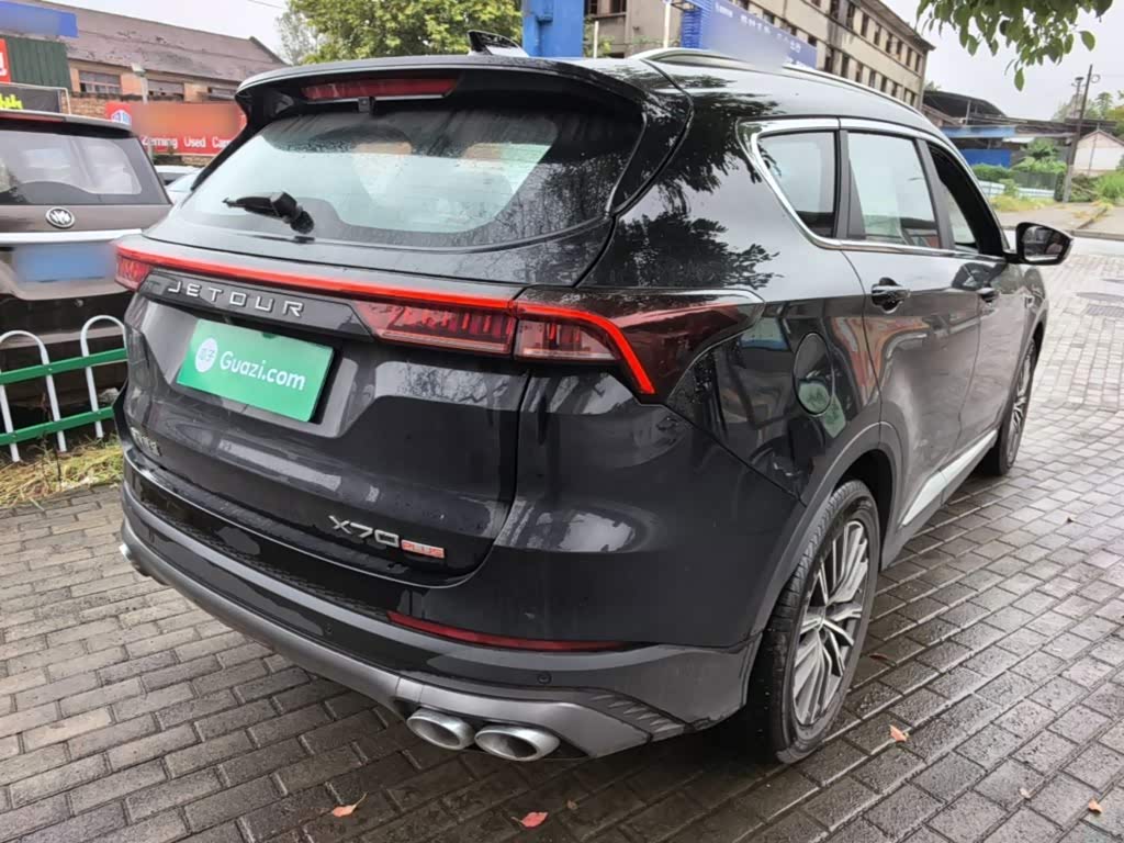 Jetour Jetour X70 PLUS 1.5 л 2024 г. Чёрный, пробег 16200 км