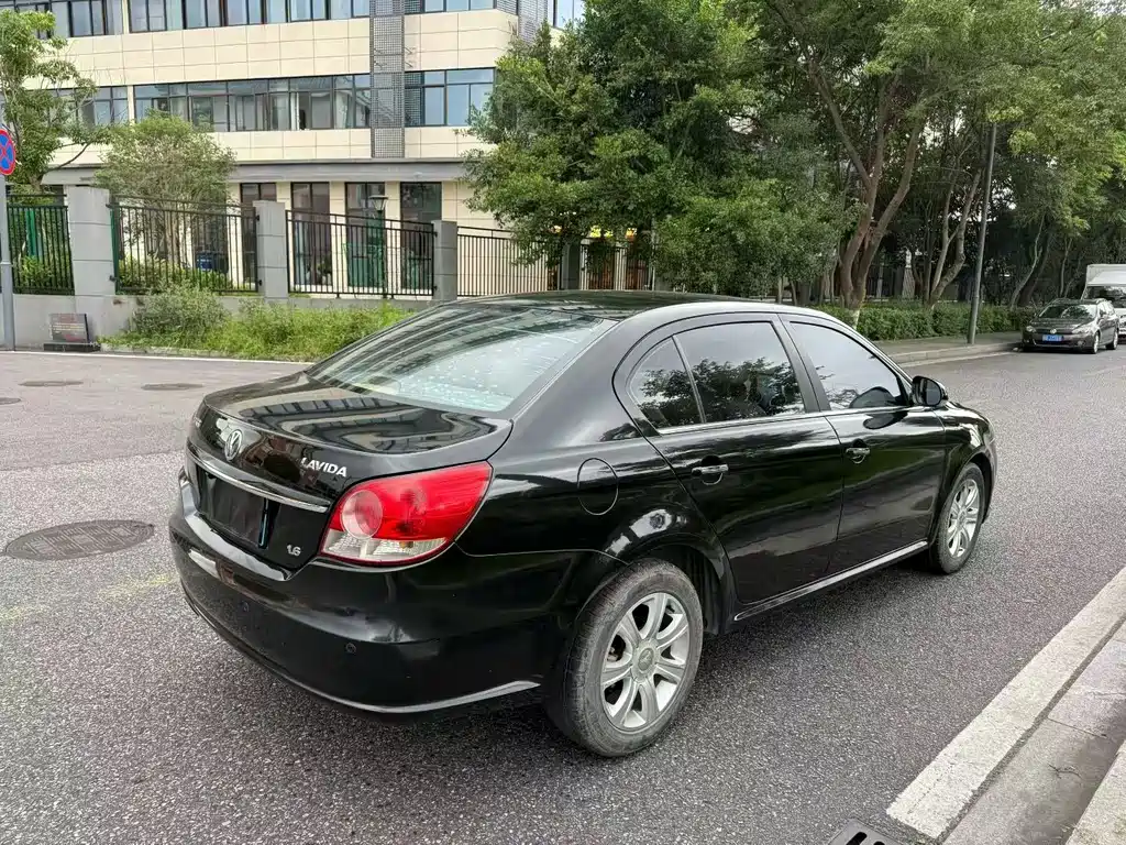 Volkswagen Lavida — миниатюра 5