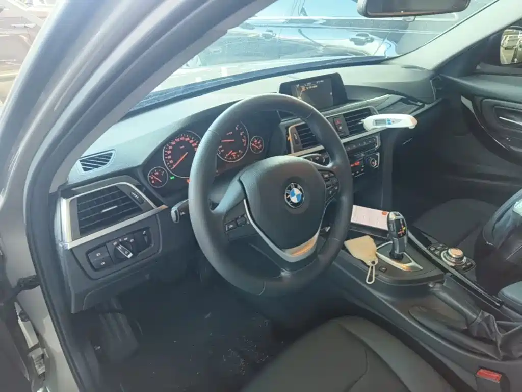 BMW 3 Series — миниатюра 10