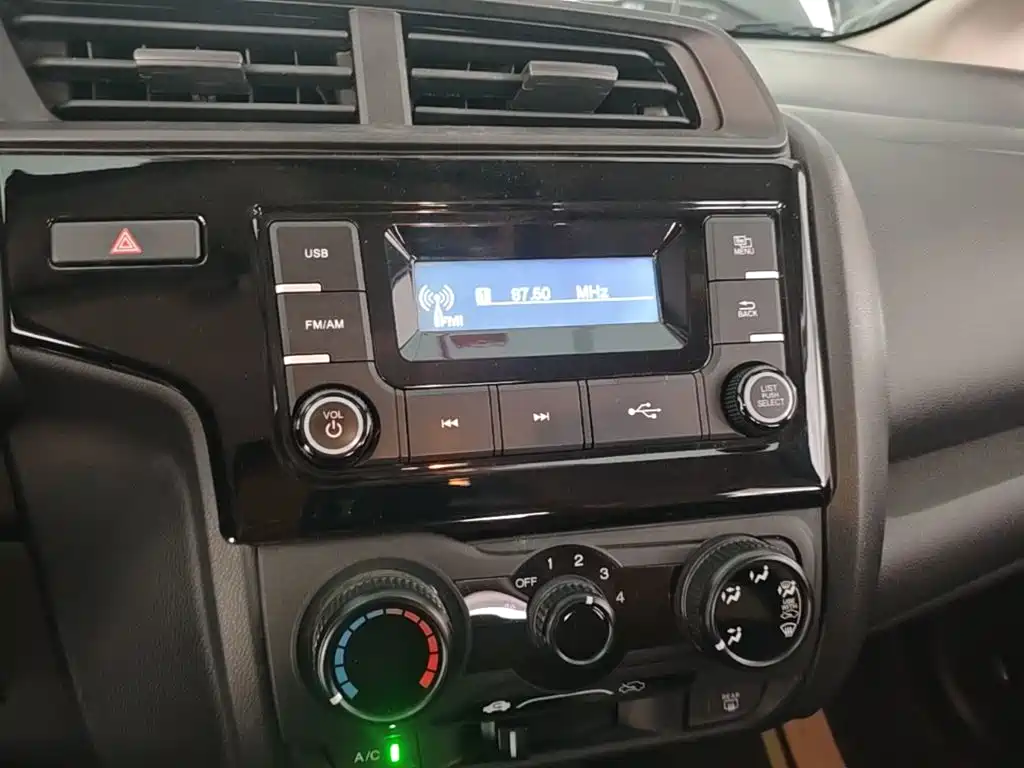 Honda Fit — миниатюра 13