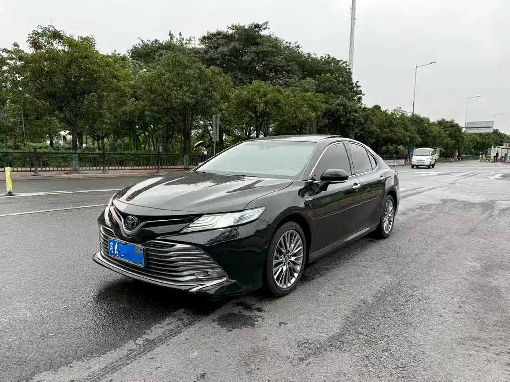 Toyota Camry 2021