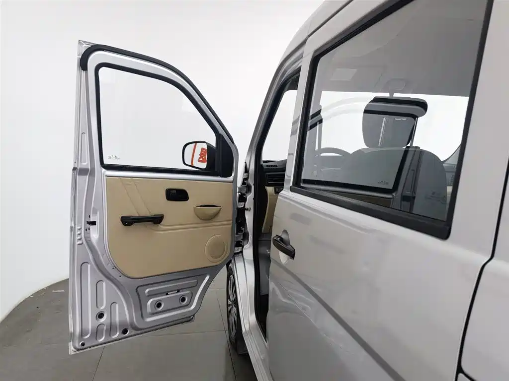 CHANGAN CROSS STAR V3