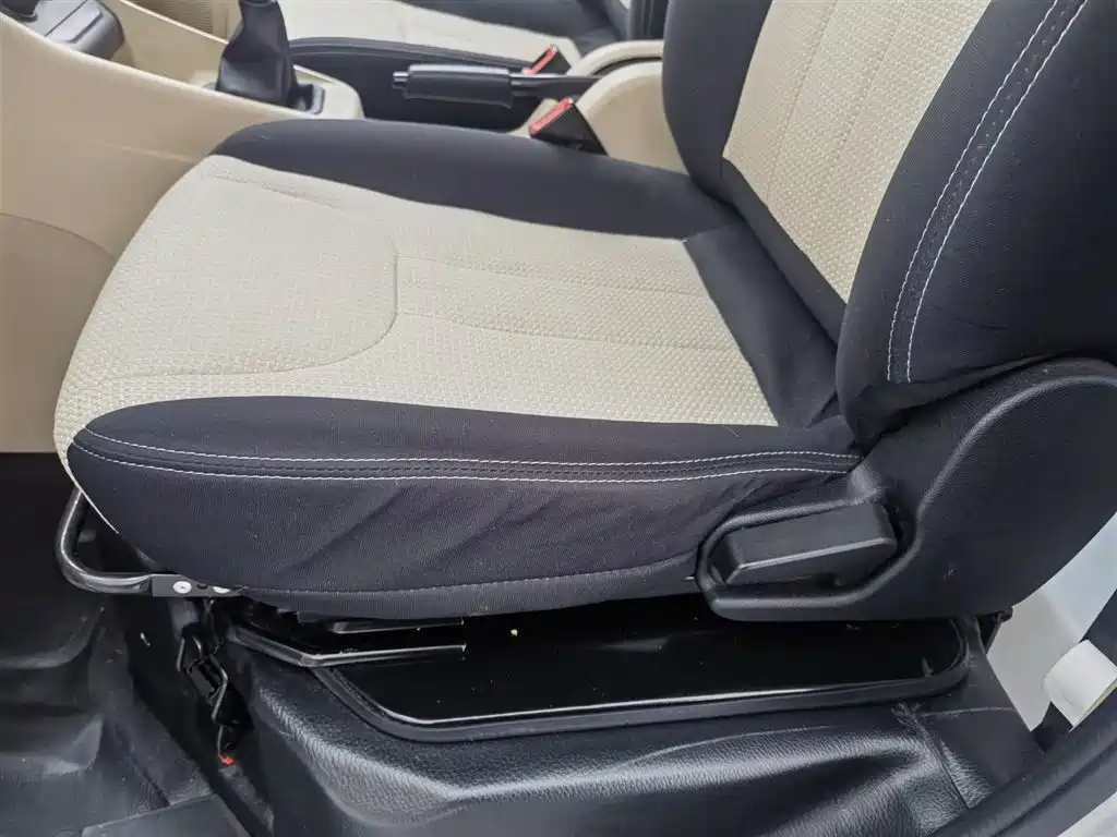 CHANGAN CROSS STAR V3