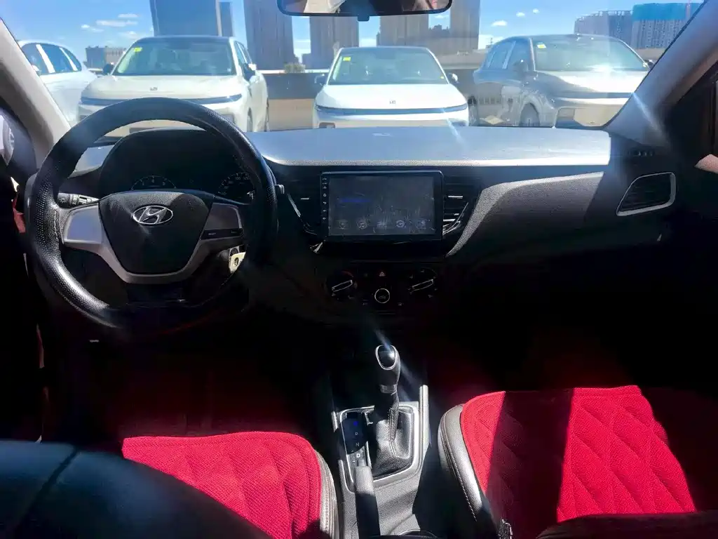 Hyundai Verna — миниатюра 4