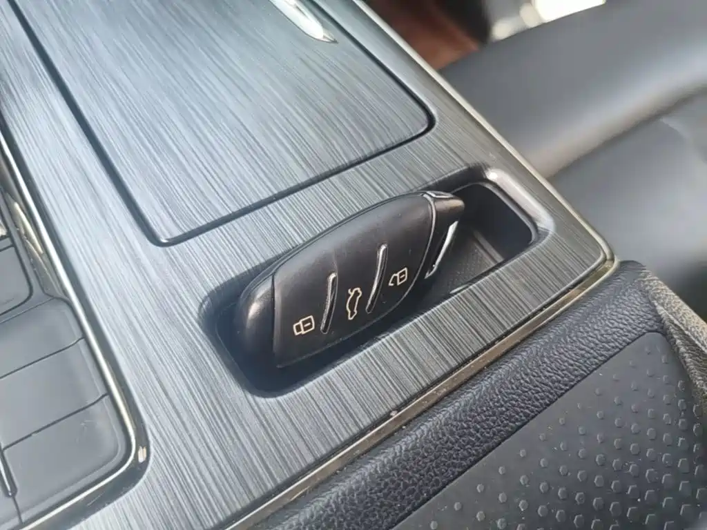 Roewe RX5 — миниатюра 9