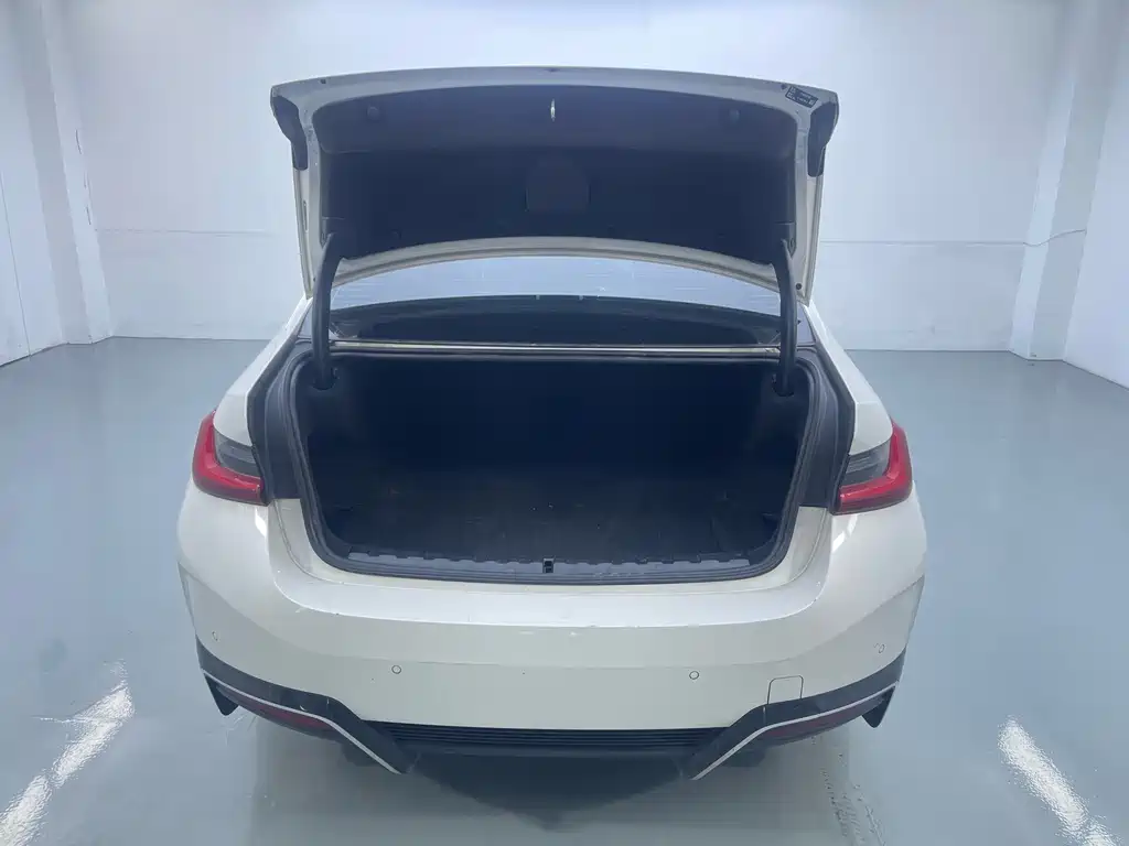 BMW i3 — миниатюра 11