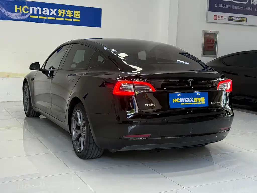 Tesla Model 3 — миниатюра 4