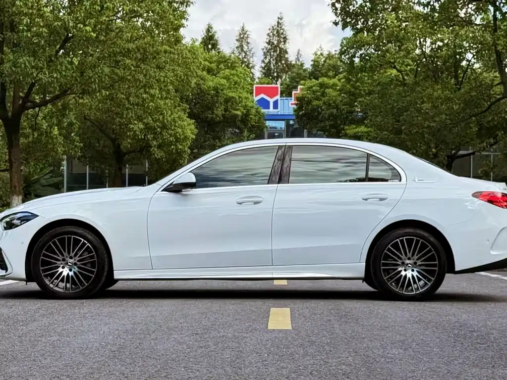 Mercedes-Benz C-Class — миниатюра 8