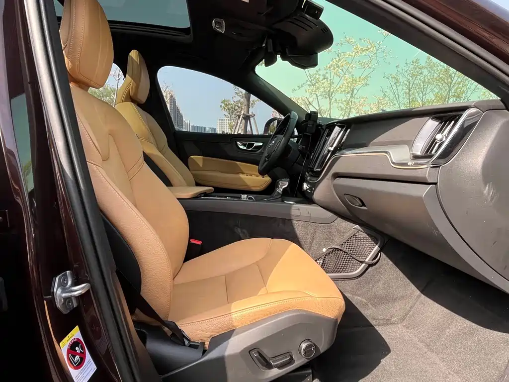 Volvo XC60 — миниатюра 12