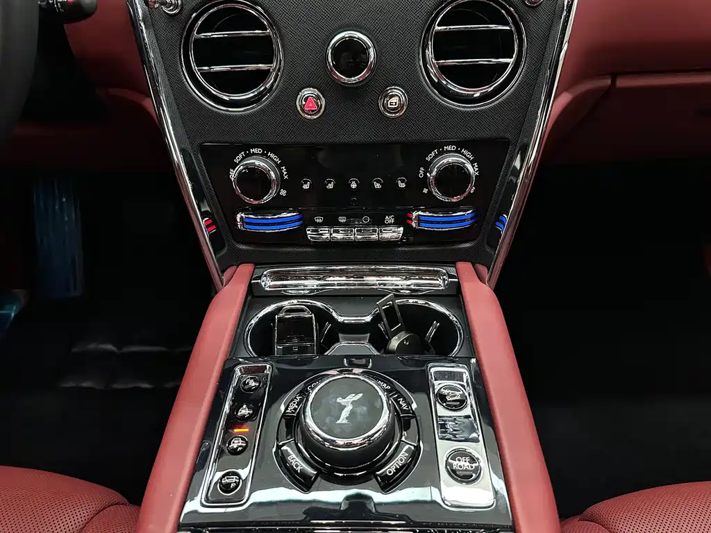 Rolls-Royce Cullinan — миниатюра 14