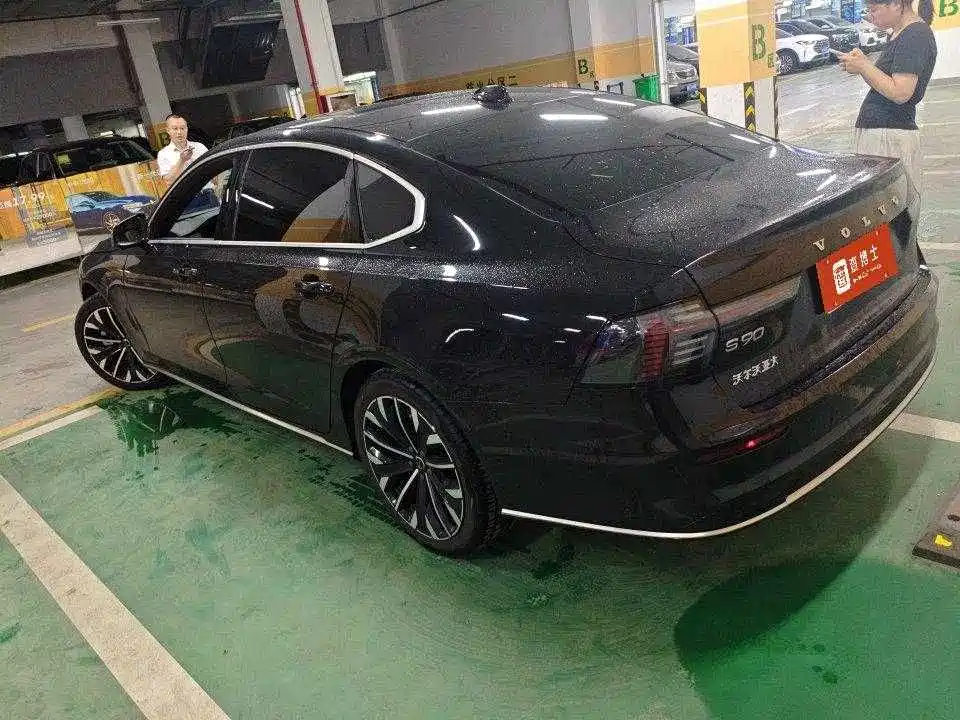 Volvo S90 2026 B5 Luxury