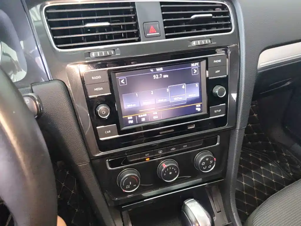 Volkswagen Golf — миниатюра 13