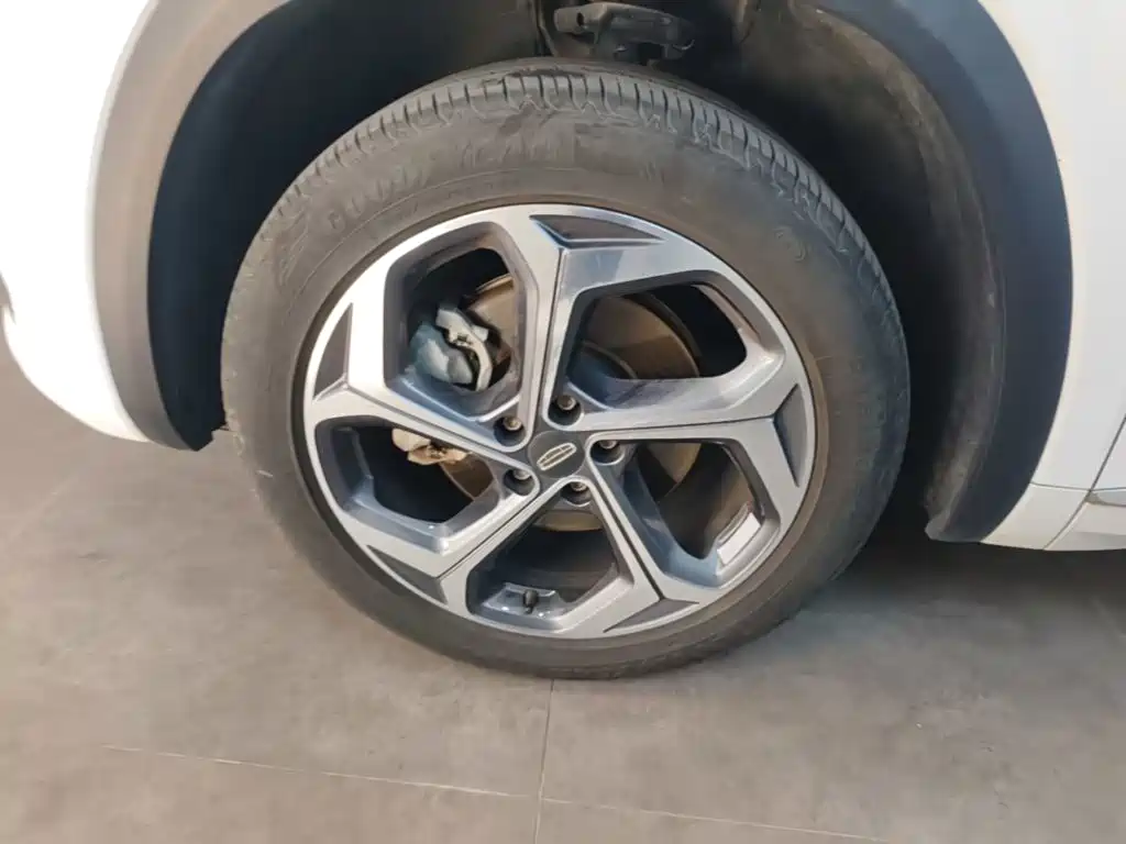 Geely Xingyue L — миниатюра 23