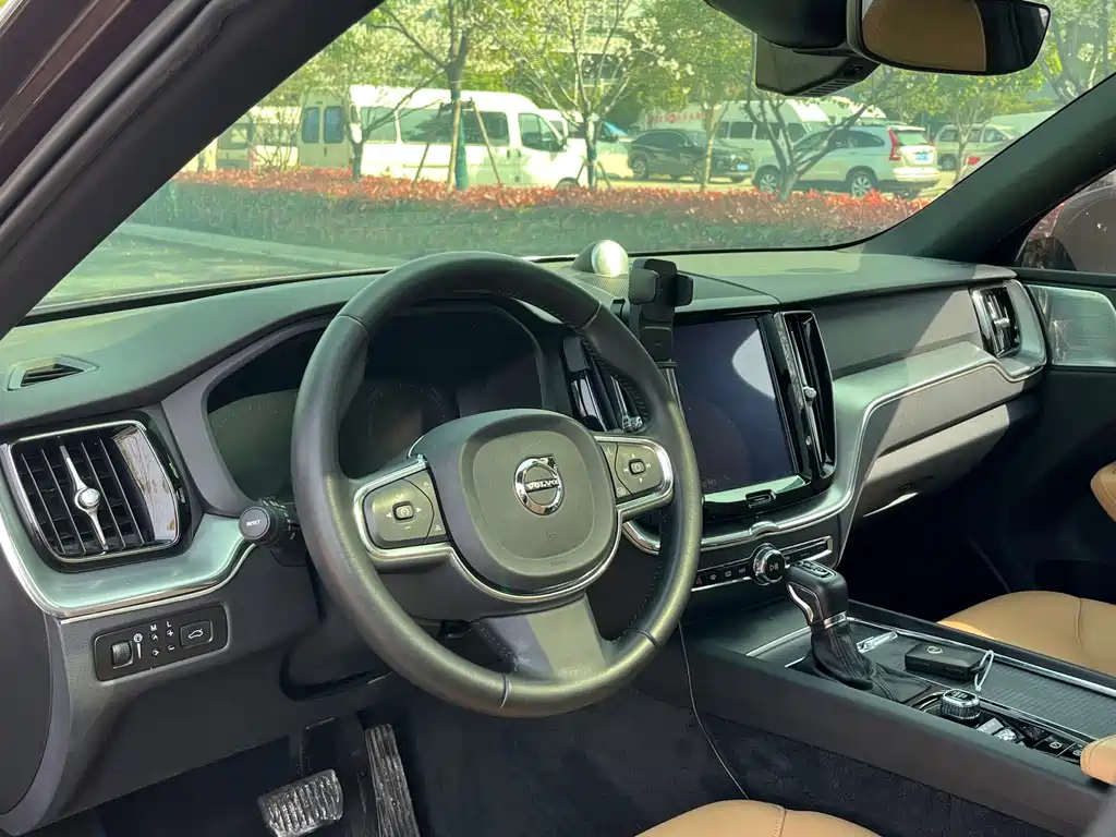 Volvo XC60 — миниатюра 10