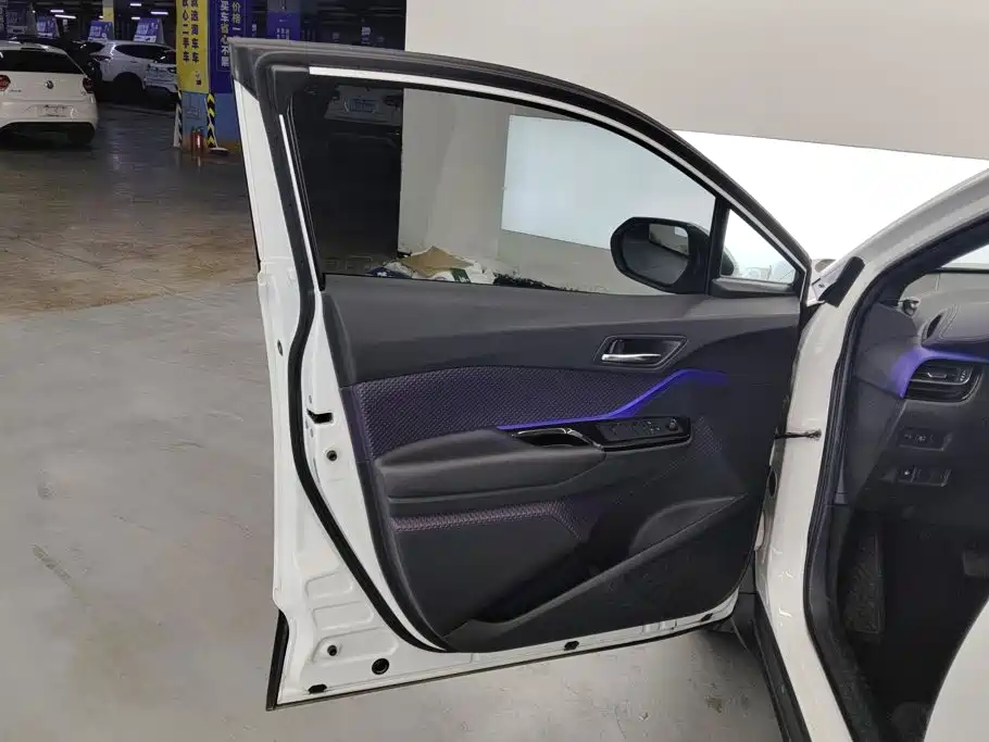 Toyota IZOA — миниатюра 7