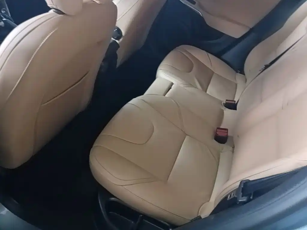 Volvo V40 — миниатюра 17