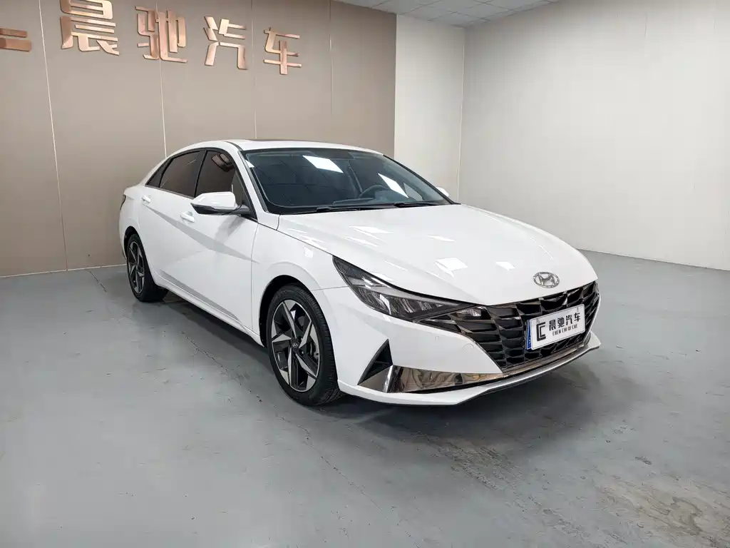 Hyundai Elantra — миниатюра 3