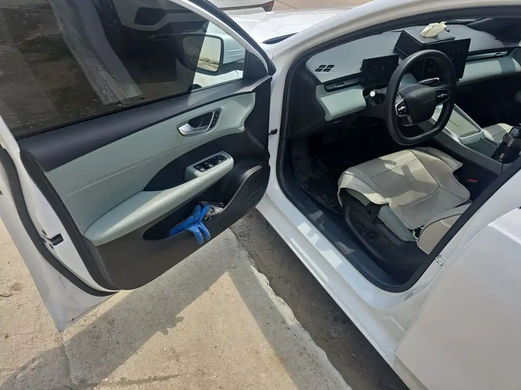 Roewe Young Wai D6 — миниатюра 13