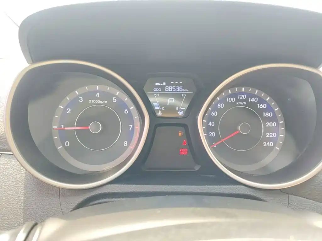 Hyundai Elantra Langdong — миниатюра 12